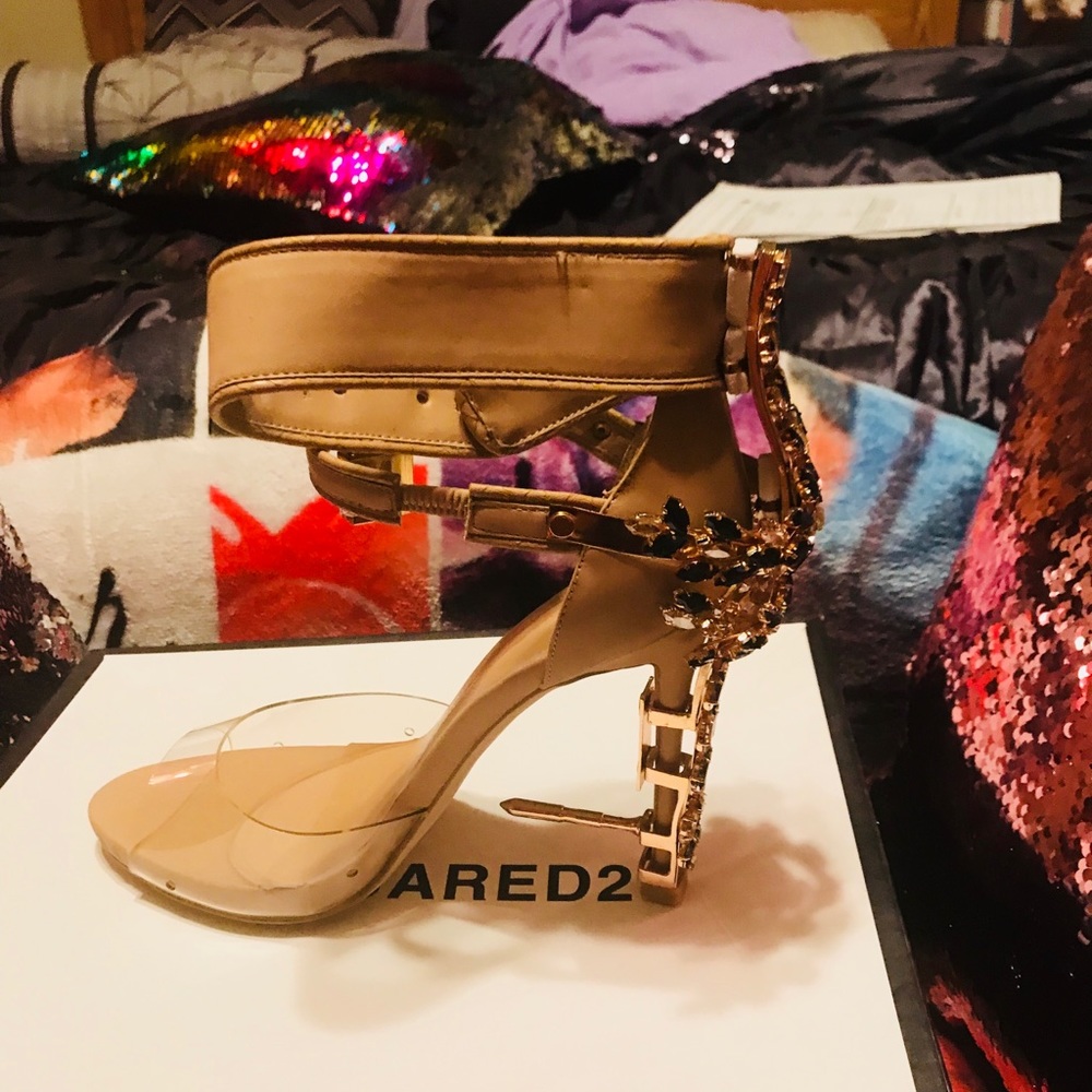 Heels - Picture 5 of 5
